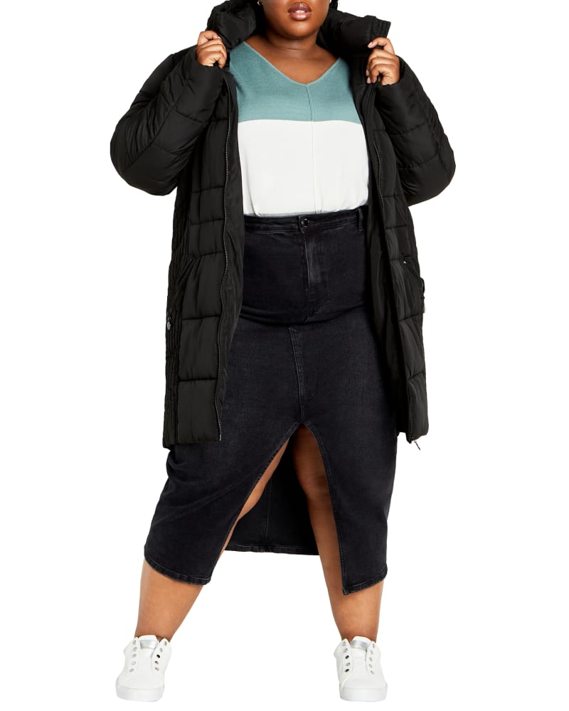 Front of a model wearing a size 22 COAT CHARLOTTE ZIP in Black by Evans. | dia_product_style_image_id:320290